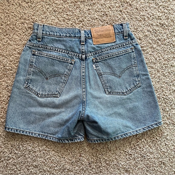 Levi’s Vintage 90s 950 Relaxed Fit High Waisted Denim Jean Shorts White Tab - Picture 5 of 6